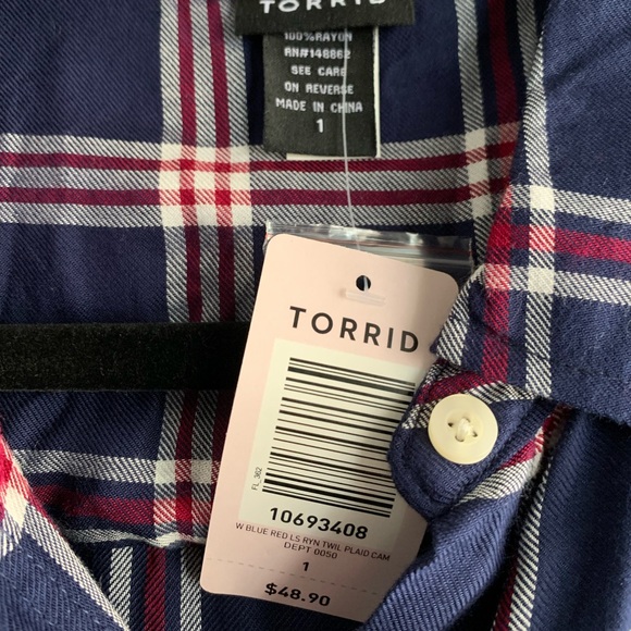 Torrid Plaid Button Down Camp Shirt - blue/red/white NWT -size 1 (14/16) - Picture 2 of 4